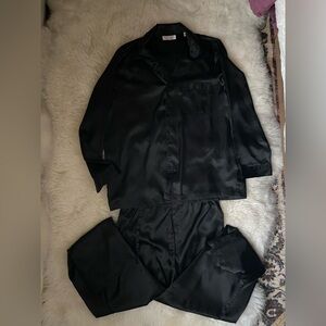 BNWOT roundtree & York men's black satin pajama set